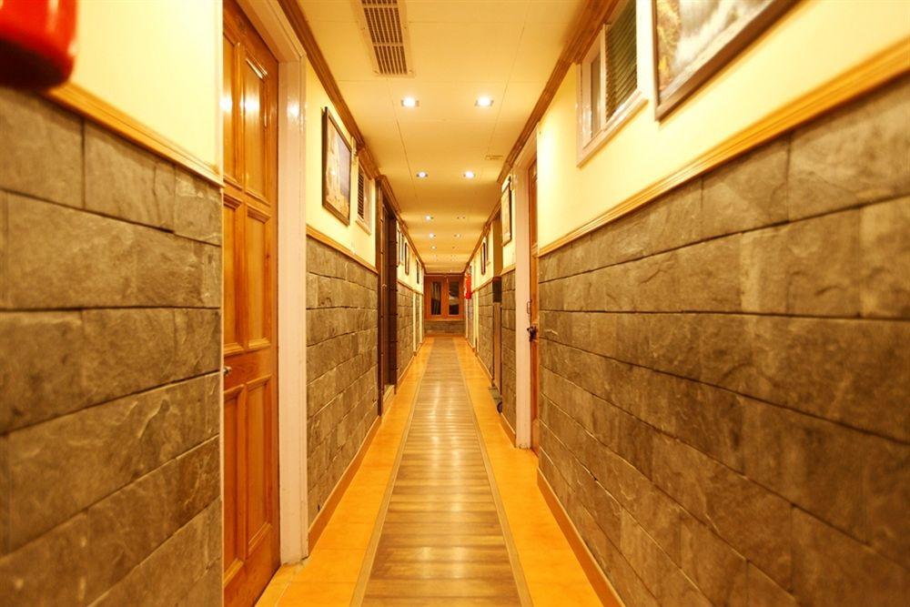 Hotel Bridge View Regency Shimla Zewnętrze zdjęcie