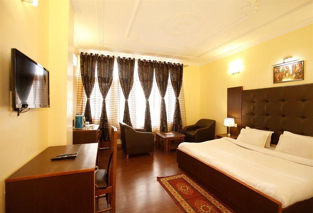 Hotel Bridge View Regency Shimla Zewnętrze zdjęcie